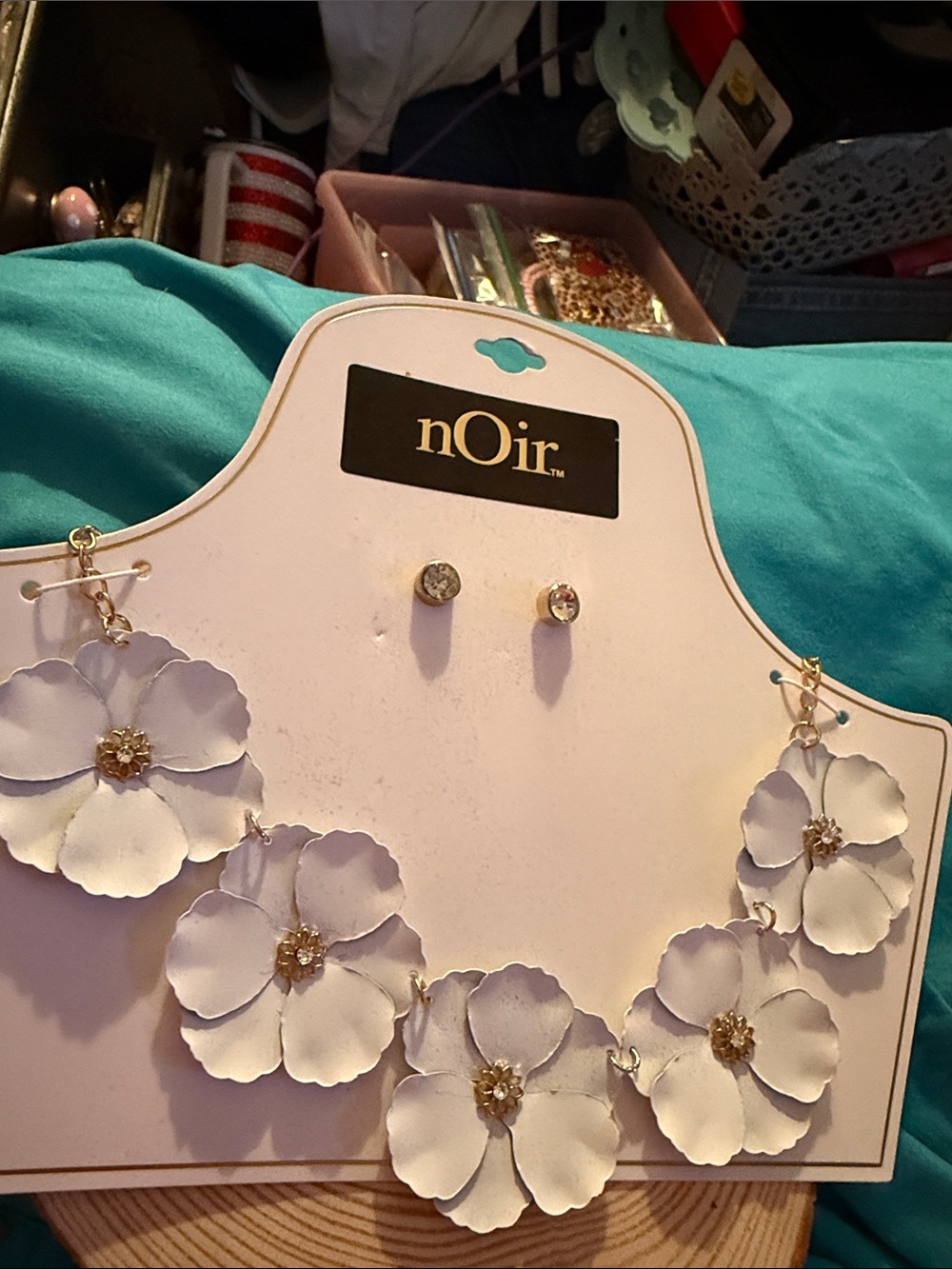 NWT nOir White Metal Floral Necklace and Crystal Stud Earrings